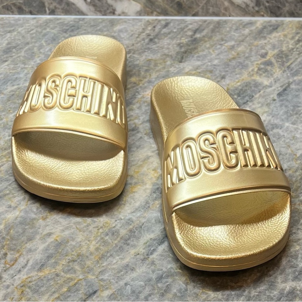 MOSCHINO WOMENS METALLIC LOGO POOL SLIDES sz 38